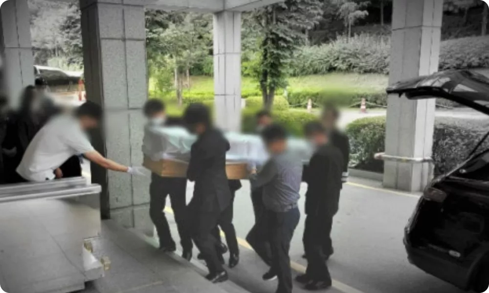 SN라이프 장례식 화장장 도착 | 화장장에 도착하면 고인을 모신 차량은 운구 장소로 이동하고, 가족들은 먼저 하차합니다.